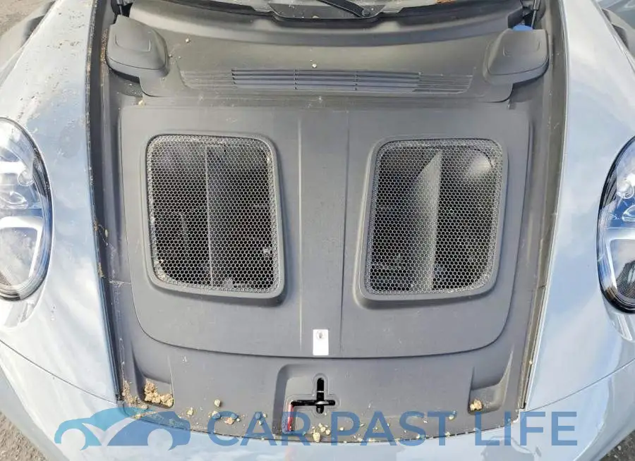 WP0AF2A96RS272596# 11