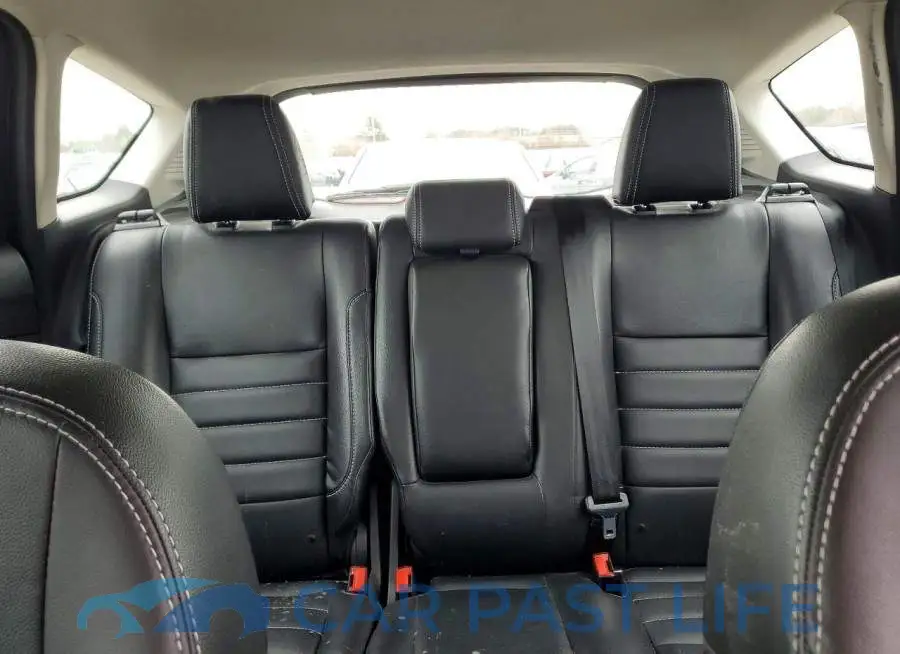 1FADP5AU2JL101574# 10