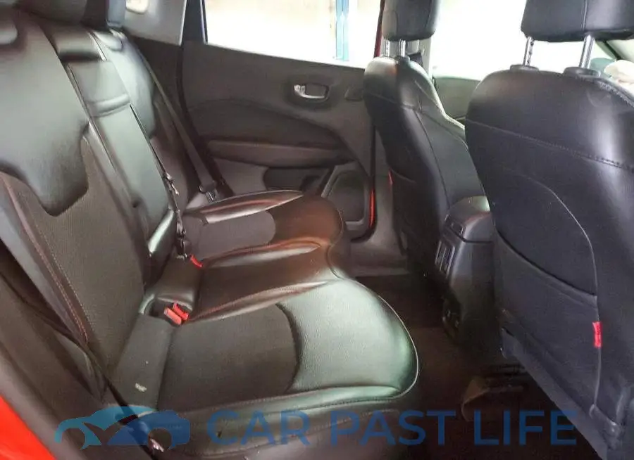 3C4NJDDB7LT132086# 10