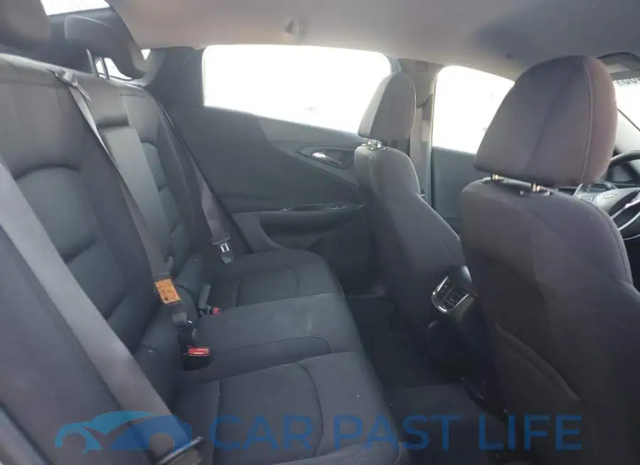 1G1ZD5ST7SF111864# 10