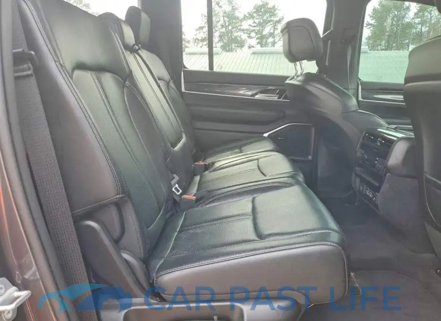 1C4SJVAT9PS550257# 11