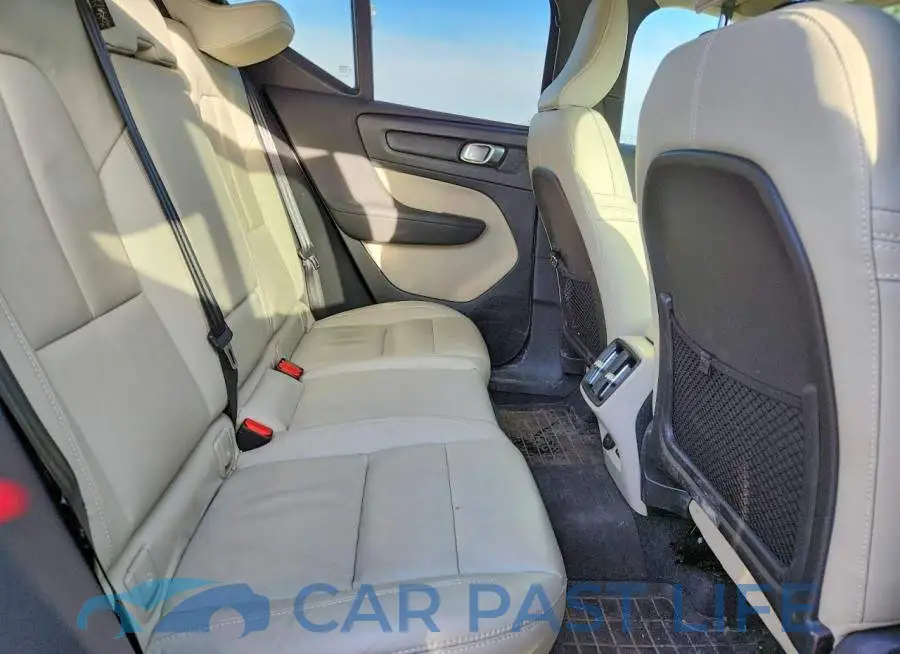 YV4162UK1N2652998# 11
