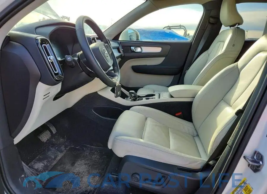 YV4162UK1N2652998# 7
