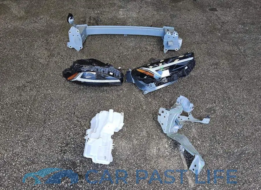 YV4L12UC9T2746687# 12