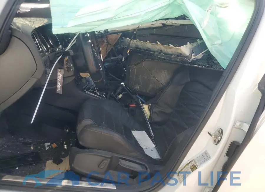 3VW5T7AU8LM007722# 7