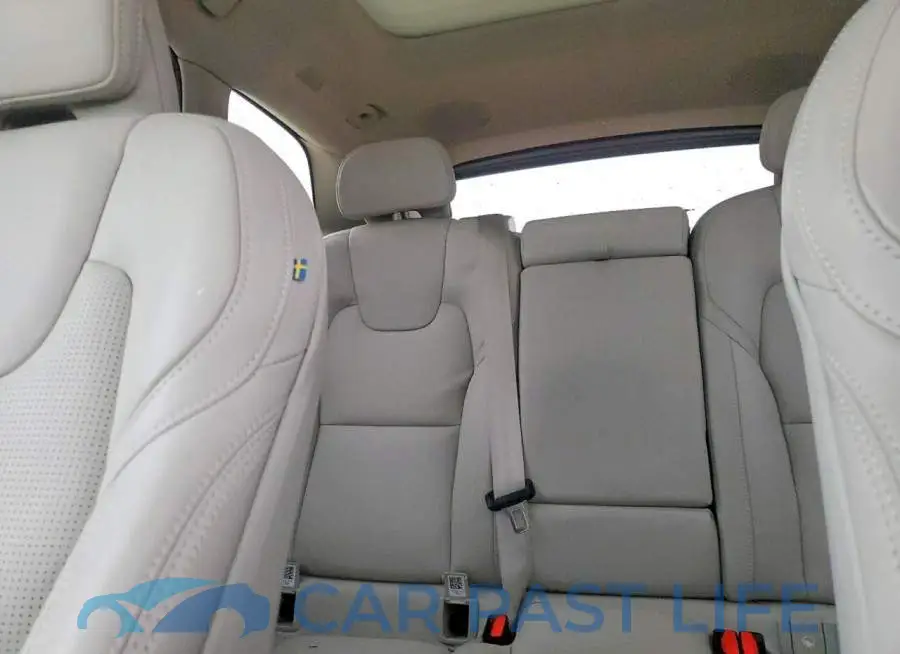 YV4H60RM7S1164928# 10