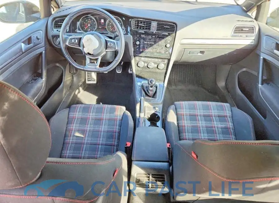 3VW5T7AU3KM005889# 8