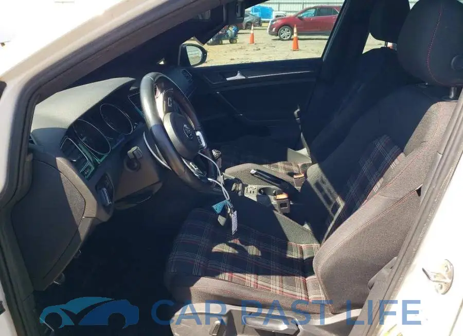 3VW5T7AU6MM007817# 7