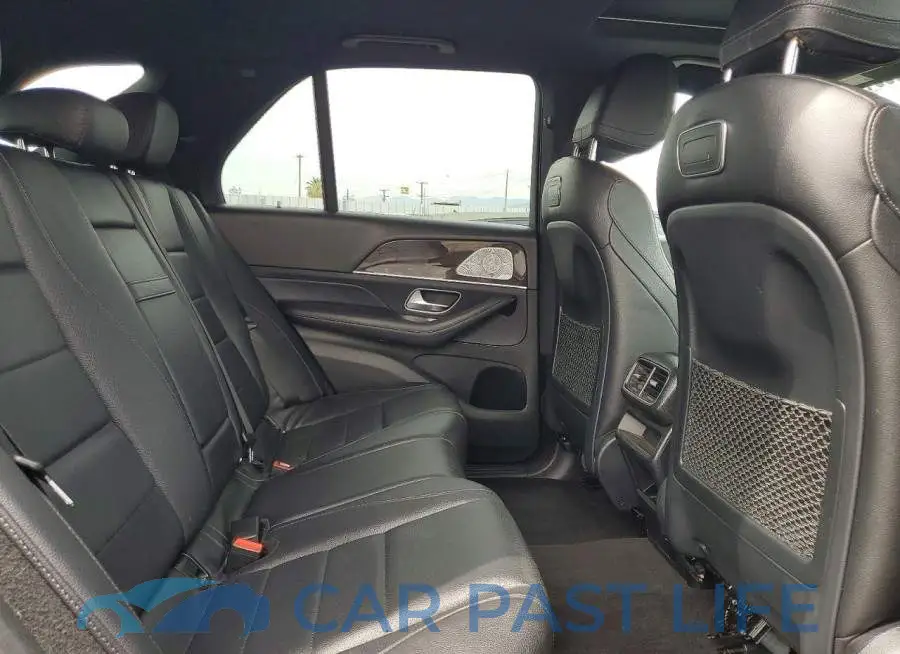4JGFB4JB7LA136888# 11