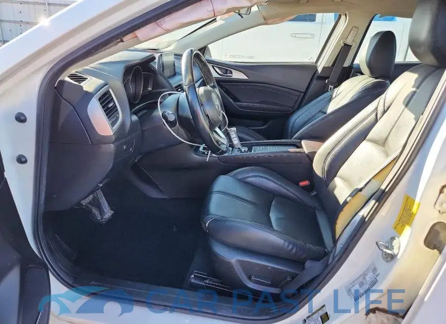3MZBN1V39JM189861# 7