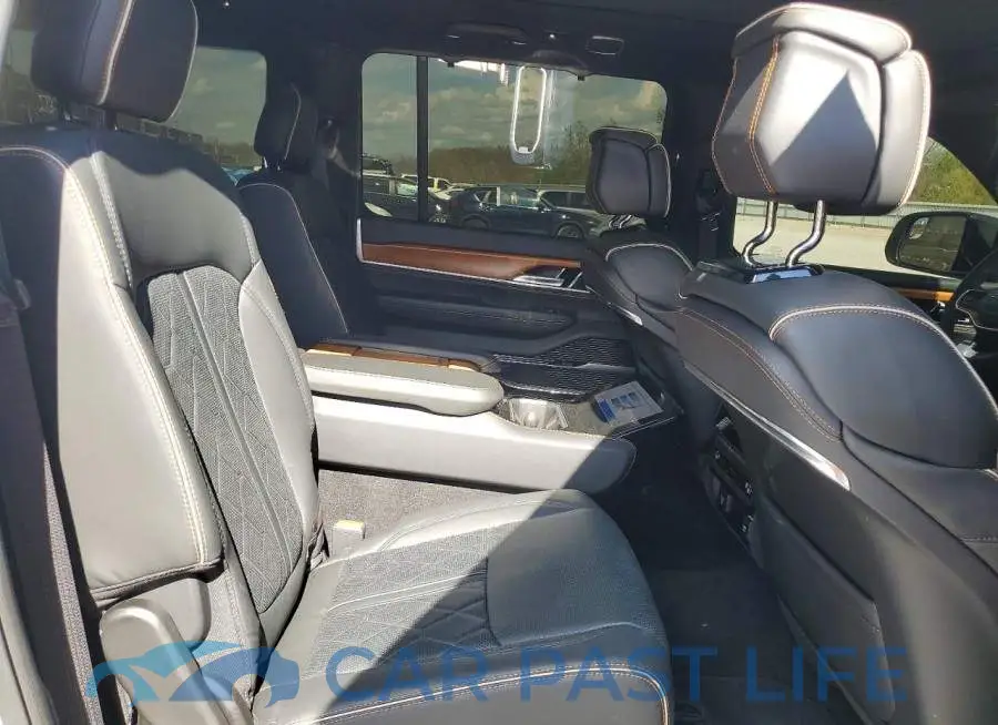 1C4SJSGP8RS113569# 11