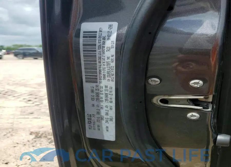 3C6UR5KL4LG173975# 12