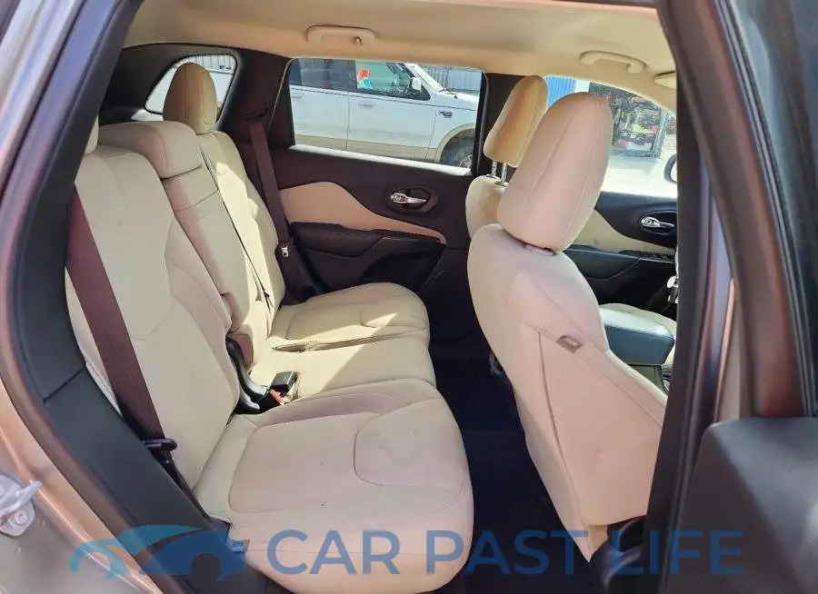 1C4PJLCS5HW541015# 10