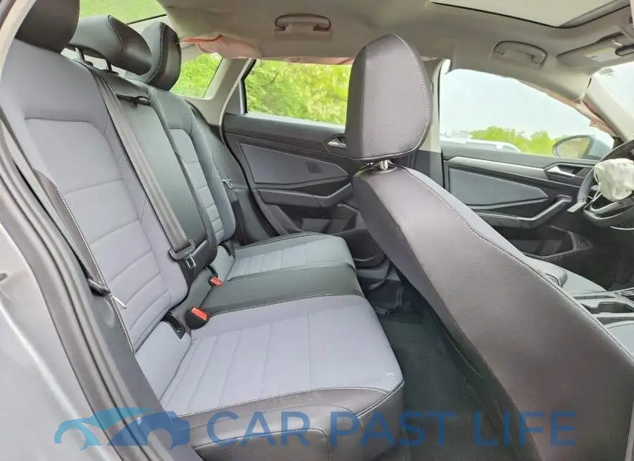3VW7W7BU8TM050052# 10
