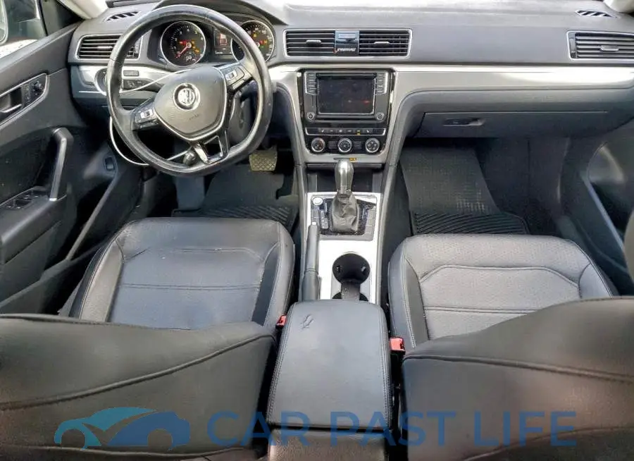 1VWLA7A35KC010422# 8