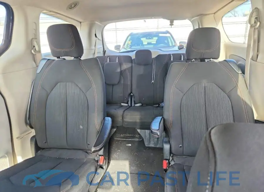 2C4RC1FG1JR172022# 10