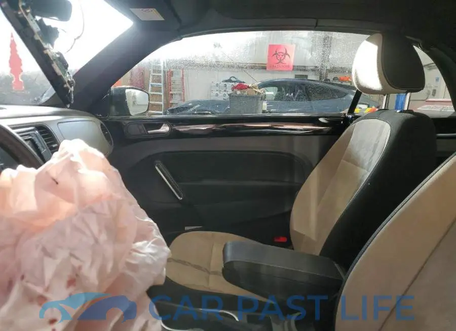 3VW5DAAT9JM517589# 7
