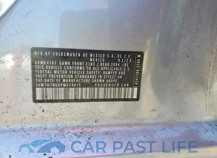 3VW7M7BUXPM024015# 12