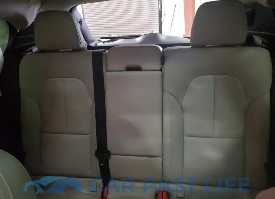 YV4162UK7K2052126# 10