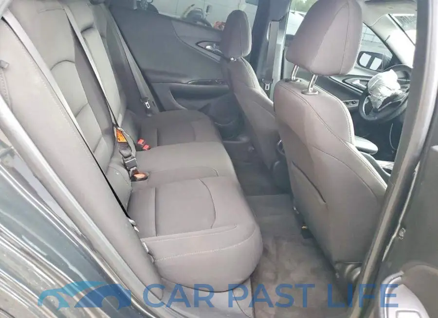 1G1ZD5ST7JF215527# 10