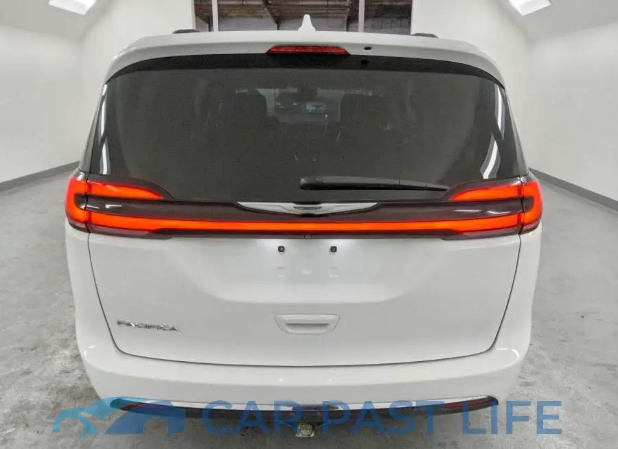 2C4RC1BG1NR176597# 6