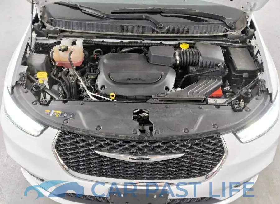 2C4RC1BG1NR176597# 12