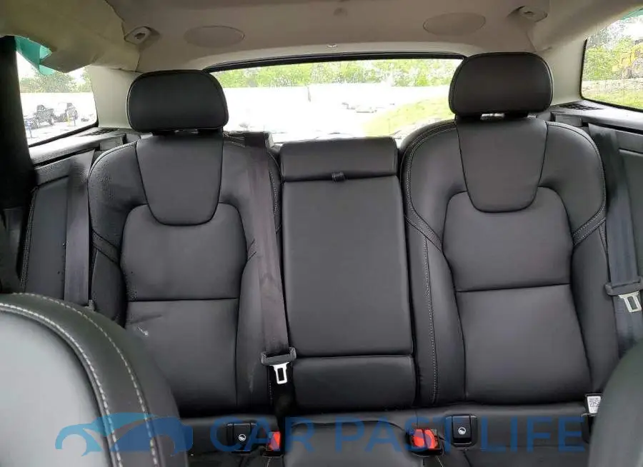 YV4M12RM7T1422570# 10