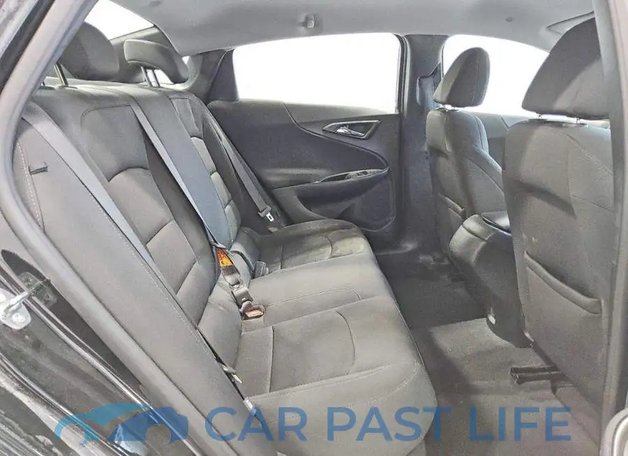 1G1ZB5ST8LF116207# 10