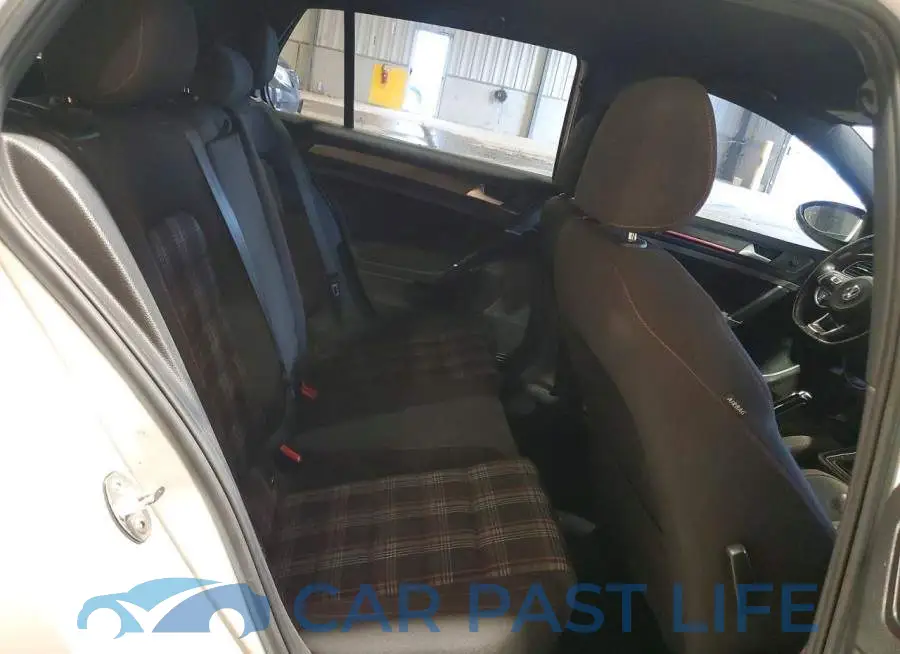 3VW5T7AU5KM017770# 10
