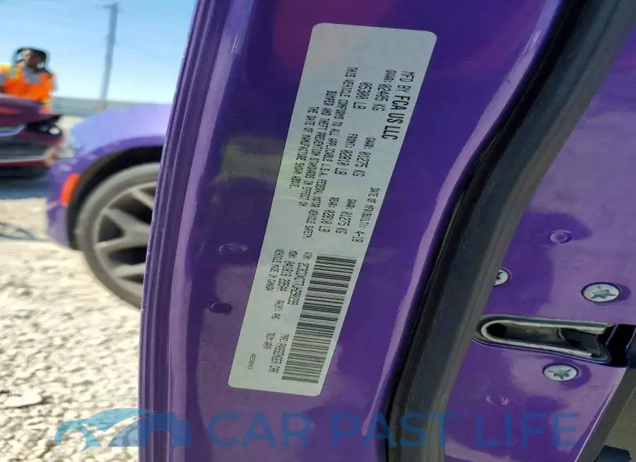 2C3CDXCT7JH290299# 12