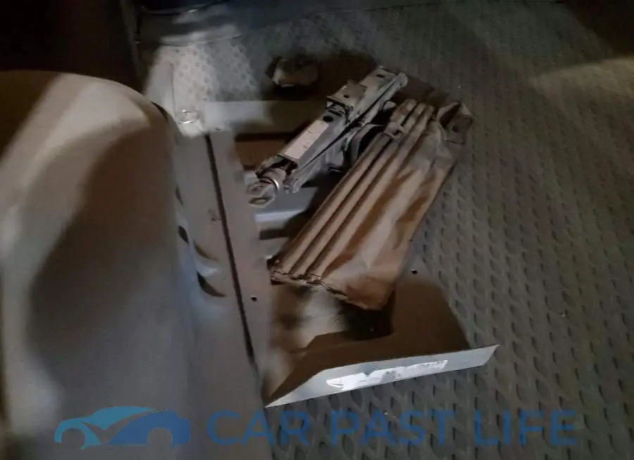 1GCWGAHP2J1304990# 13