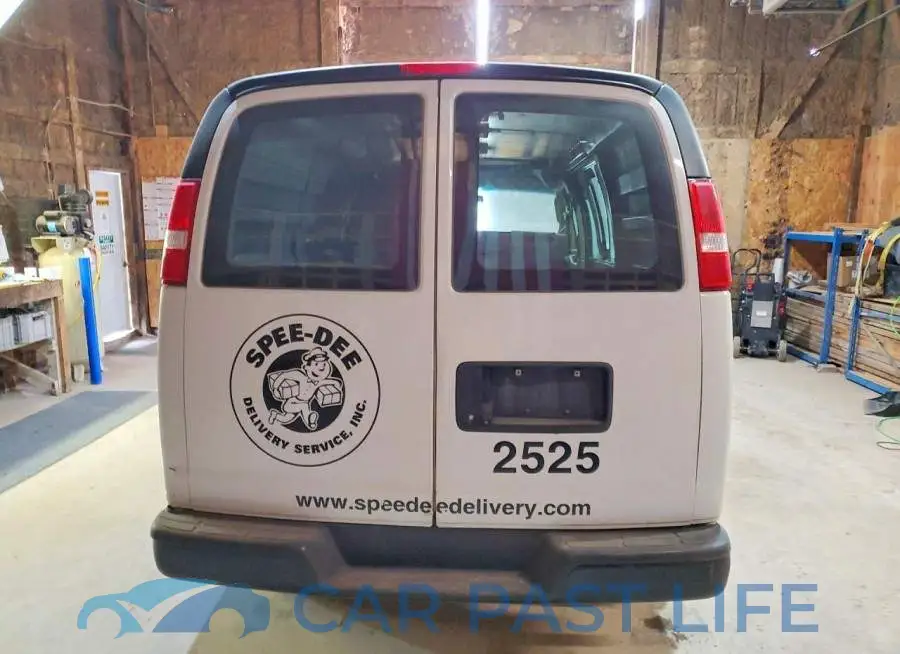 1GCWGAHP2J1304990# 6