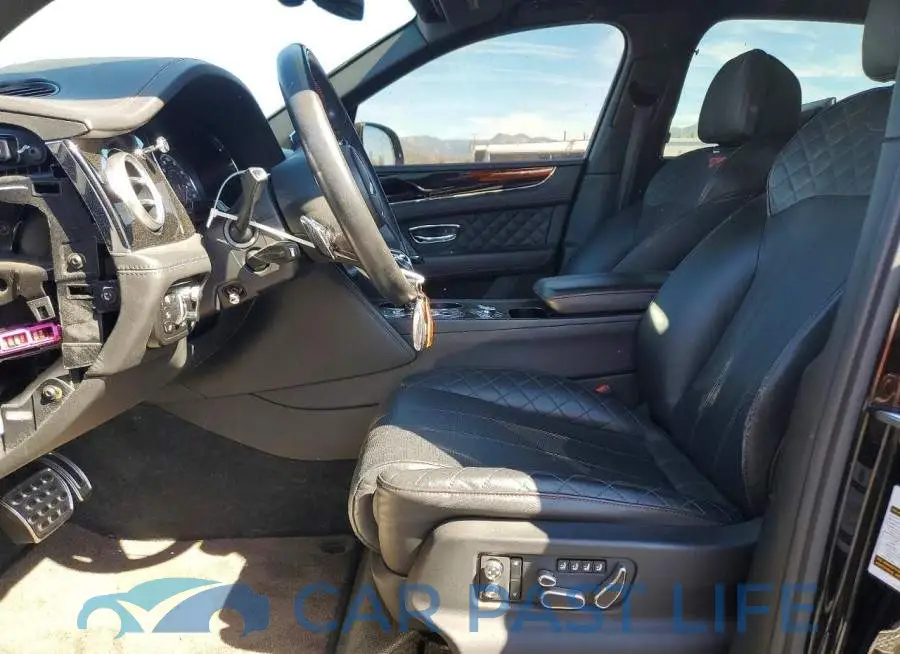 SJAAC2ZV6HC015085# 7