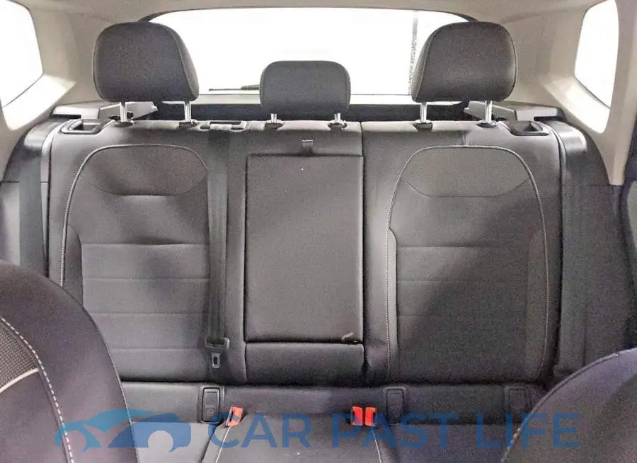 3VVEX7B28RM008075# 10