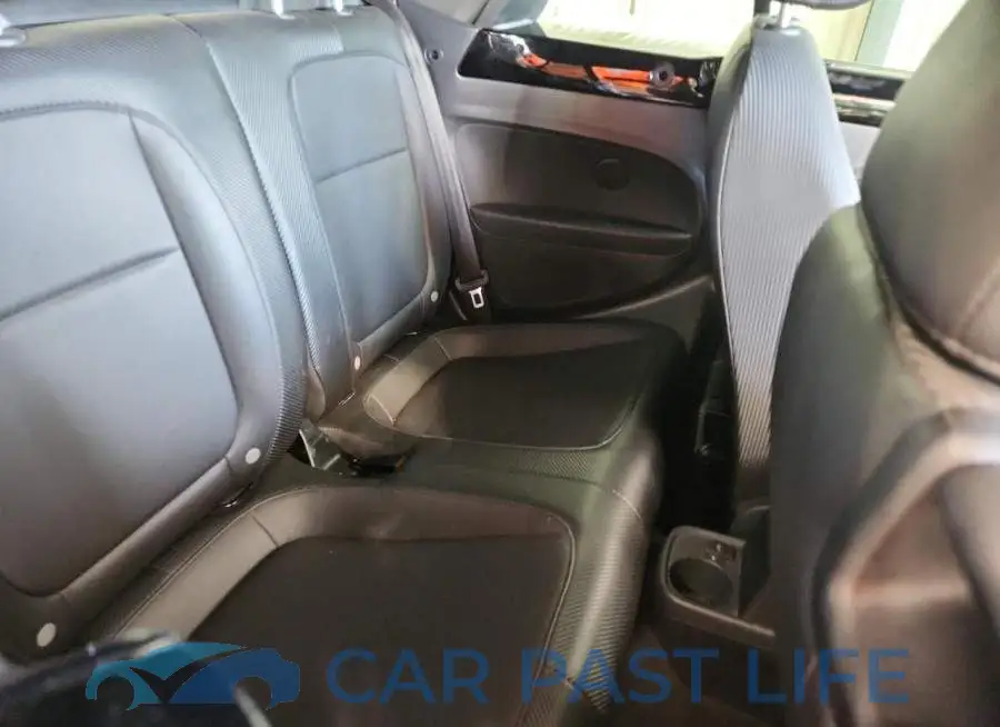 3VW5DAAT8KM500199# 10