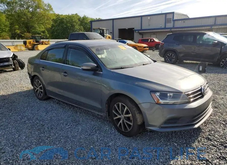 3VWDB7AJ8HM201050# 4