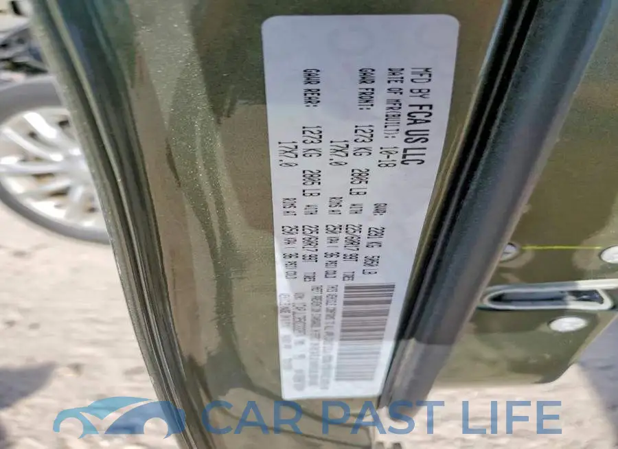 1C4PJLCB5KD332974# 13