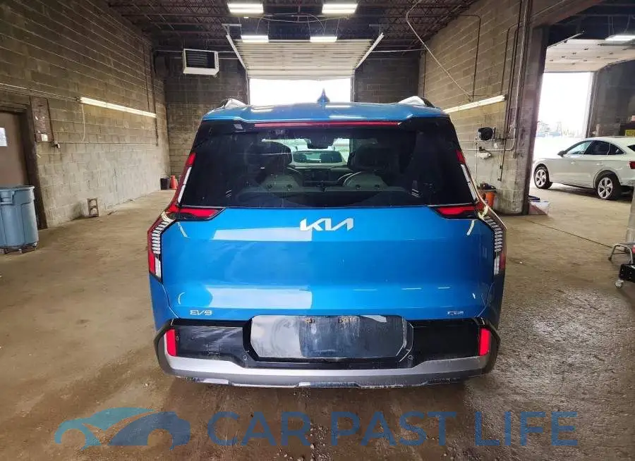 KNDAEFS55R6032647# 6