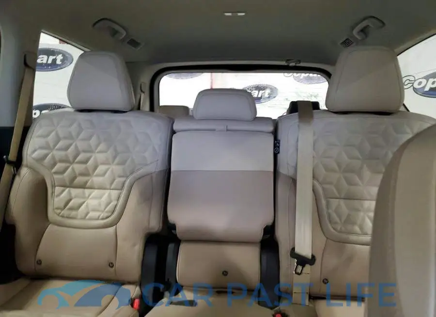 JN8AY3EE1S9403216# 10