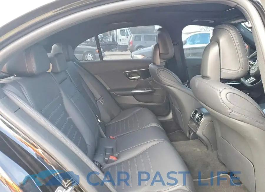 W1KAF4GB7SR280585# 10