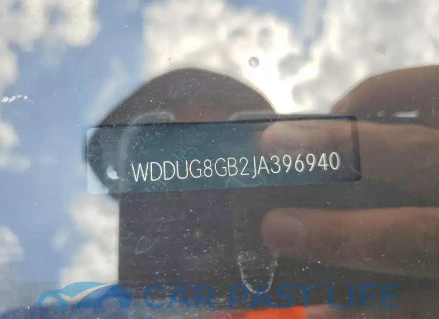 WDDUG8GB2JA396940# 12