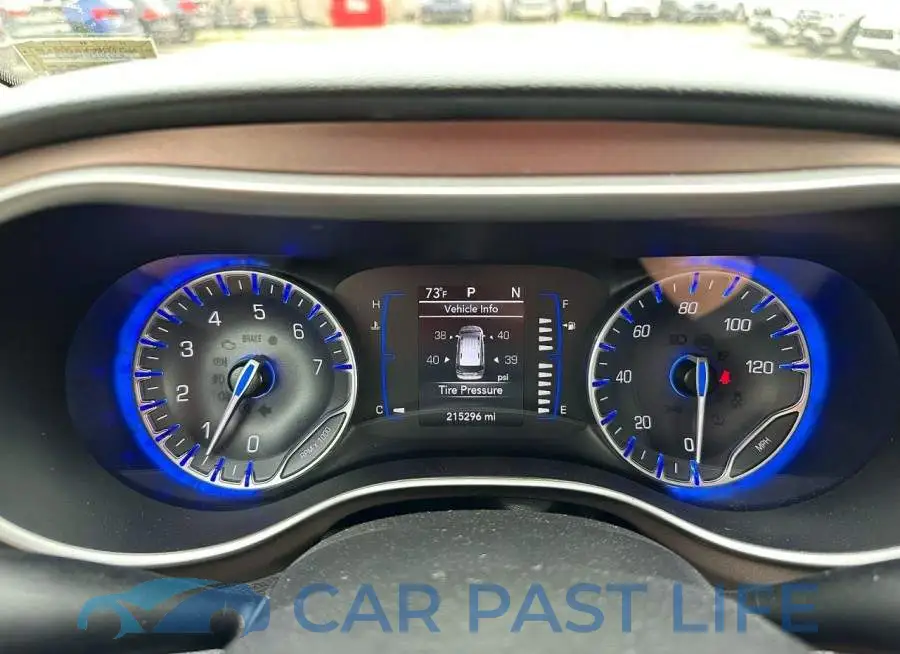 2C4RC1CGXNR105042# 8