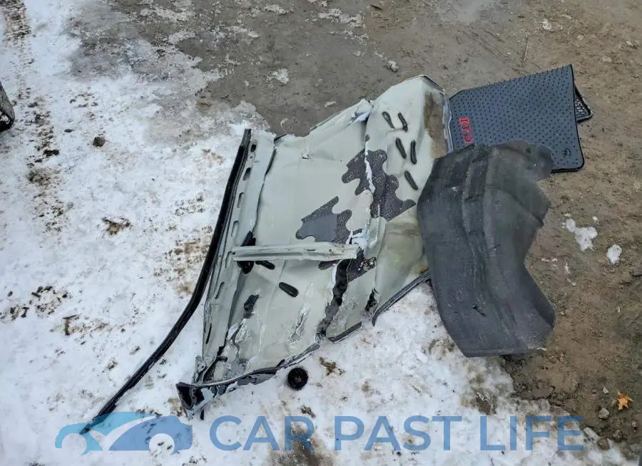 3VW5T7AU0MM004461# 12