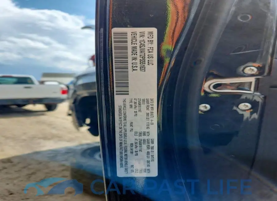 1C4SJVAT2PS551637# 14