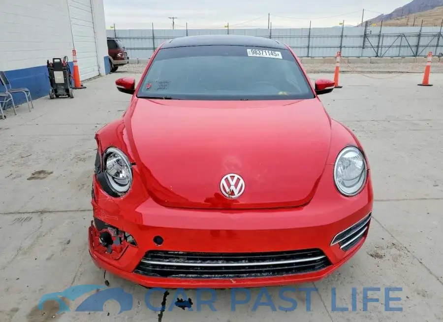 3VWJD7AT1JM702978# 5