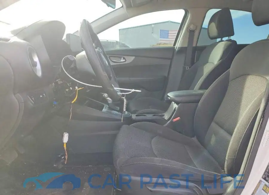 3KPF24AD8LE183415# 7