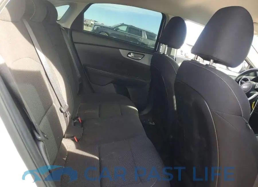 3KPF24AD8LE183415# 10