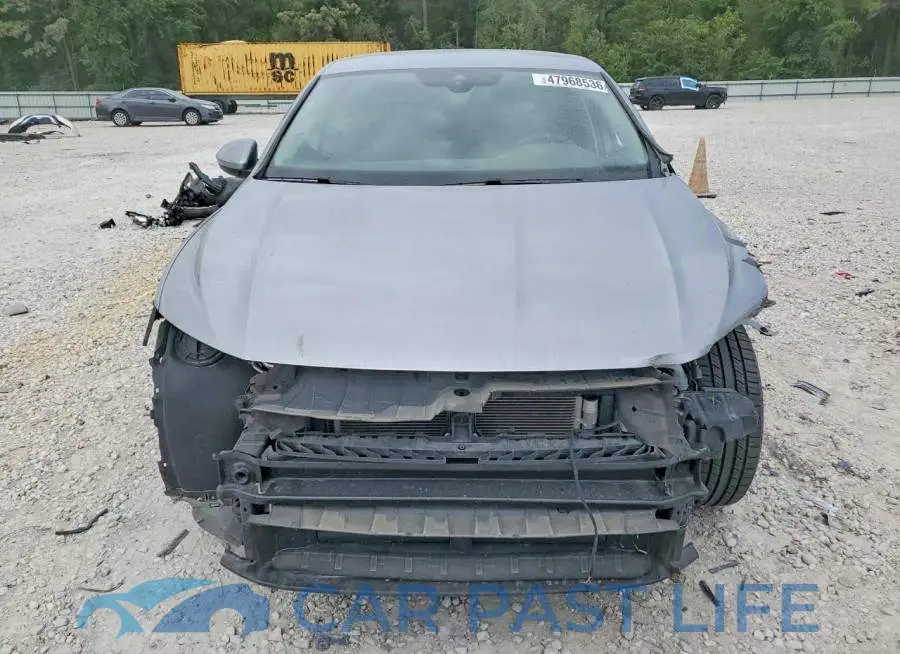 3VW5M7BU9RM051250# 5
