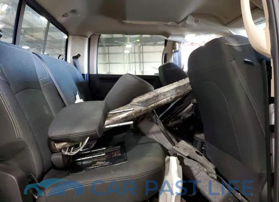 3C6UR5CJ8KG675769# 10
