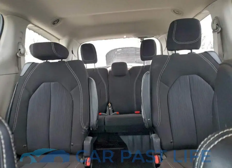 2C4RC1CG9NR144219# 10